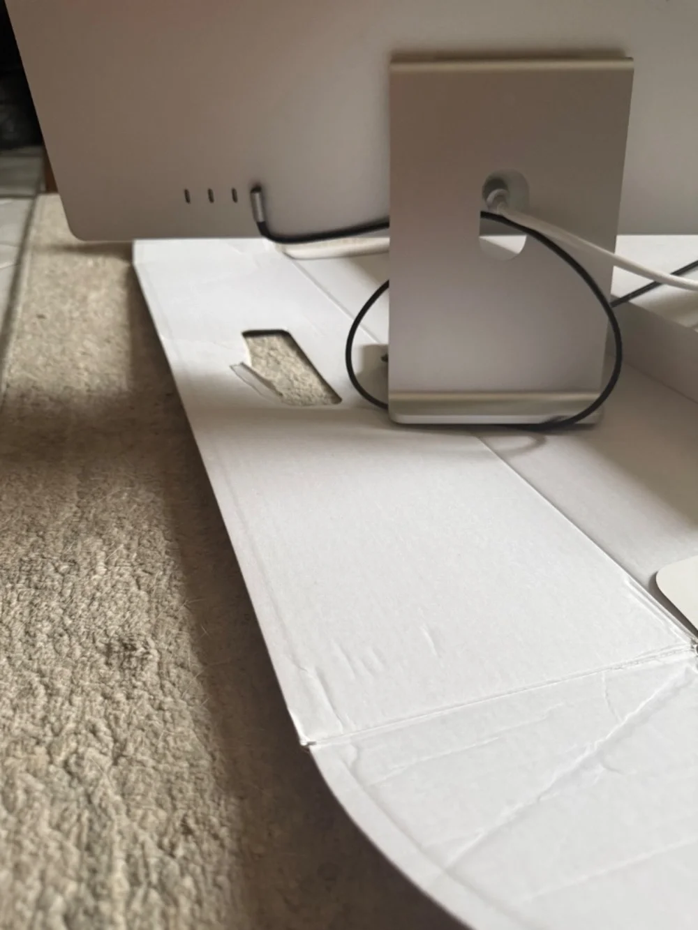 LOCKED, iMac with Apple M4 chip 512GB, keyboard touch ID, mouse